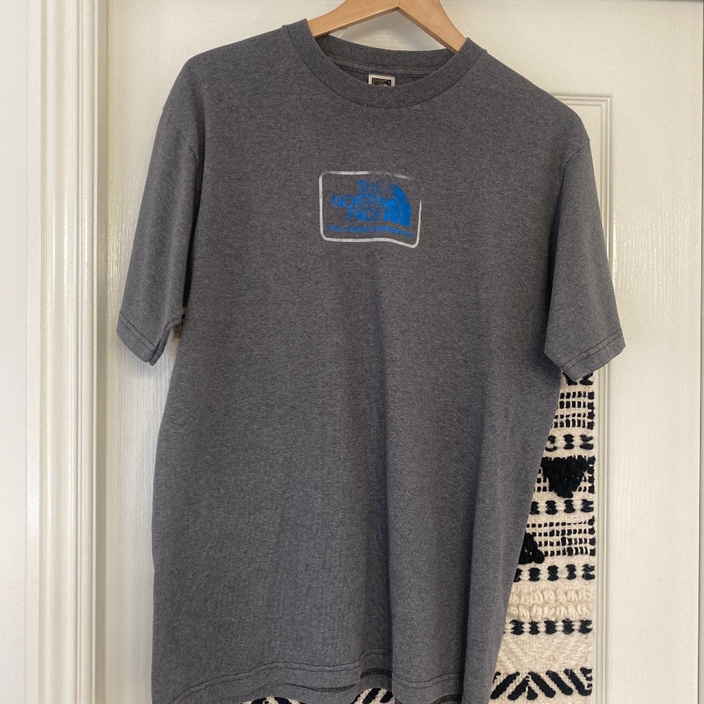 The North Face Size M short sleeve Tshirt grey active wear